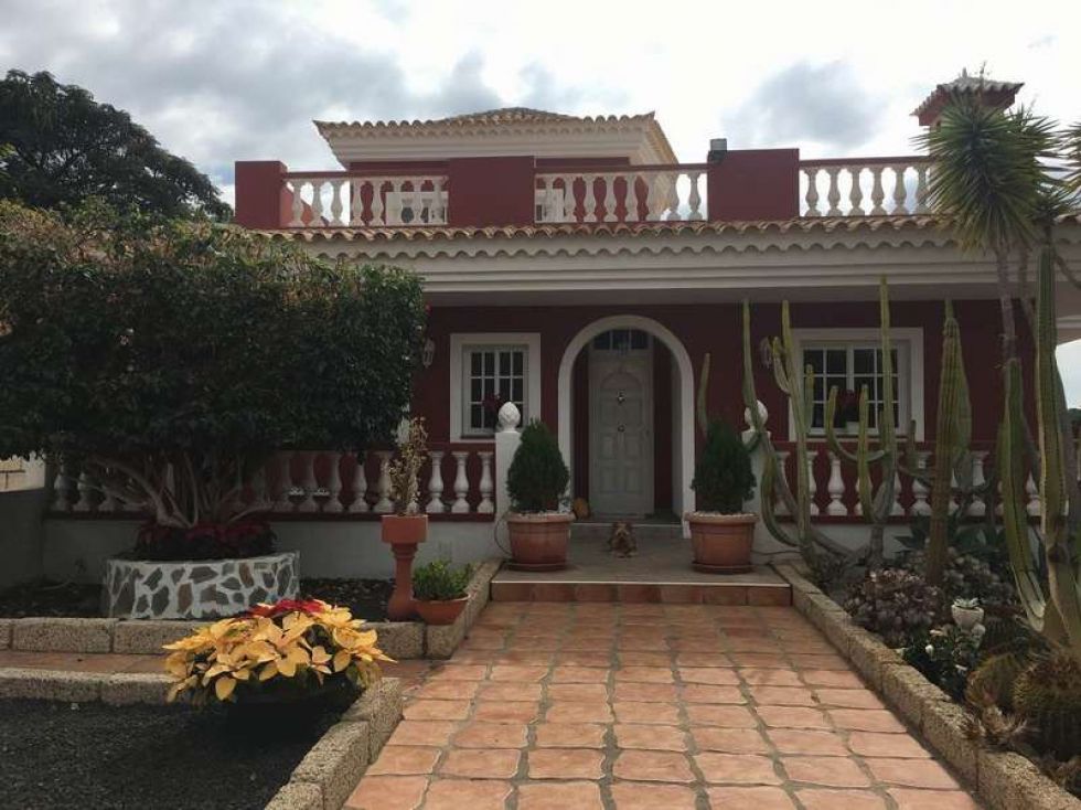 Villa for sale in  Adeje, Spanyolország - TR-1183