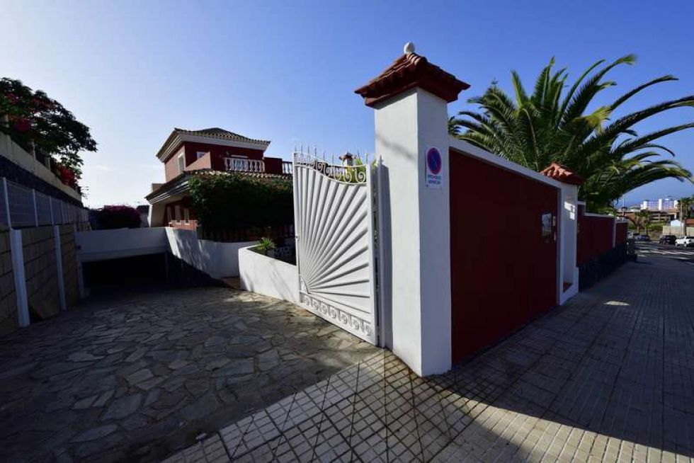 Villa for sale in  Adeje, Spanyolország - TR-1183