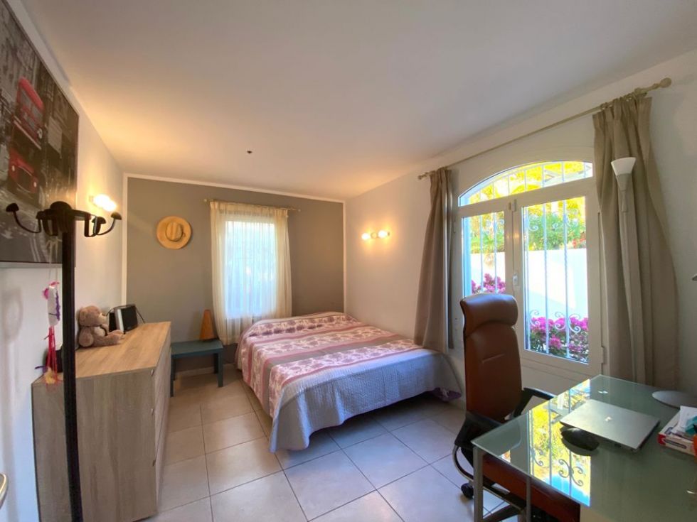Villa for sale in  Madroñal, Spain - TRC-1233