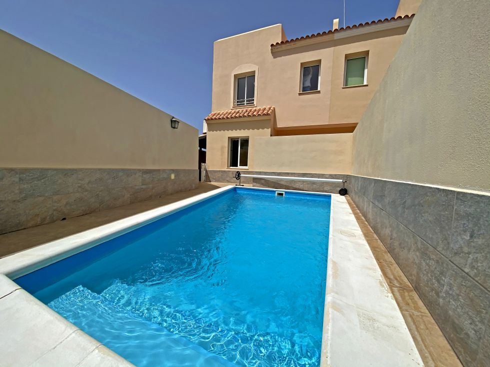 Townhouse for sale in  Madroñal, Spain - TRC-1286