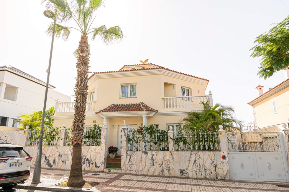 Villa for sale in  Adeje, Spain - TRC-1363