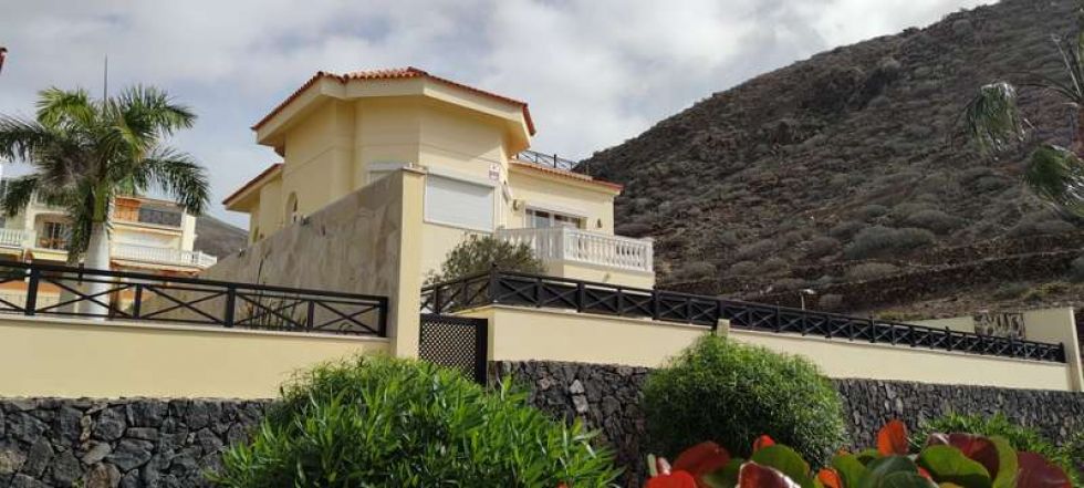 Villa for sale in  Los Cristianos, Spain - TRC-1653