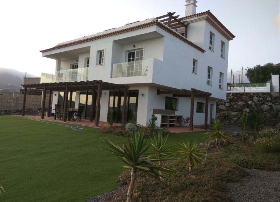Villa for sale in  Buzanada, Spain