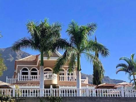 Villa for sale in  El Madroñal, Spain - TRC-2035