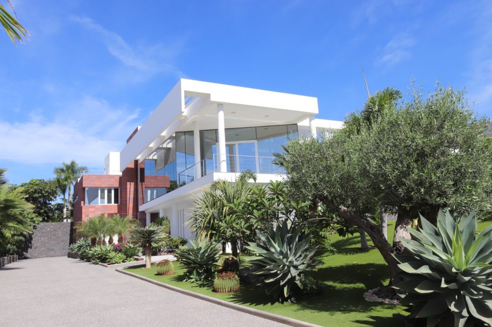 Villa for sale in  La Caleta, Spain - TRC-2122