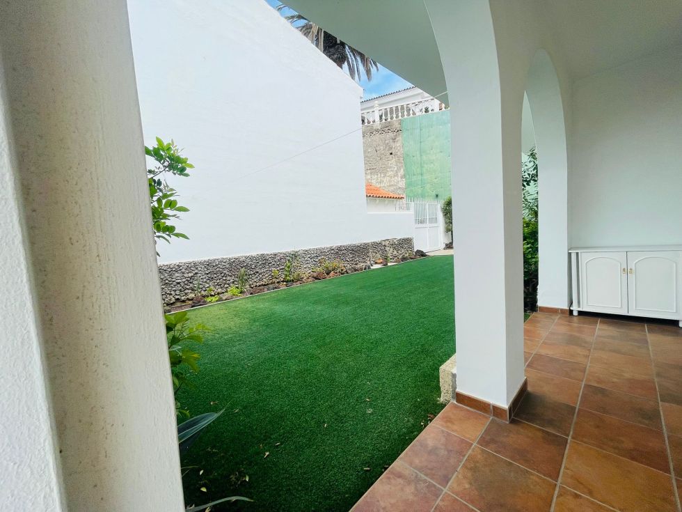Villa for rent in  Costa Adeje, España