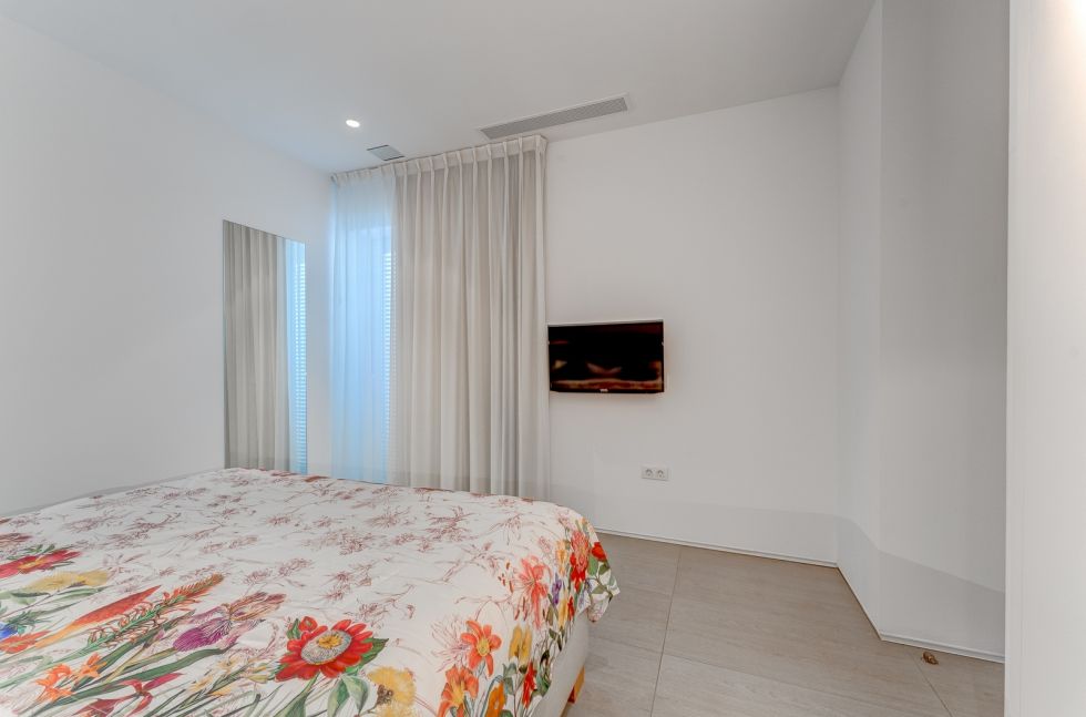 Apartment for sale in  Playa del Duque, Spain