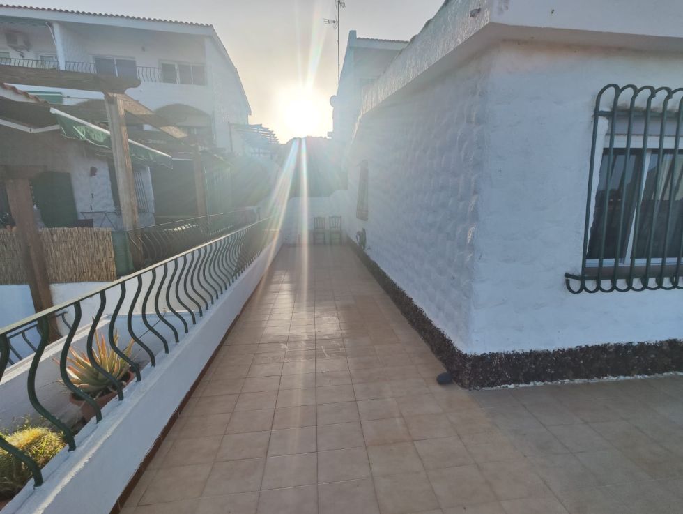 Townhouse for sale in  San Eugenio Bajo, Spain