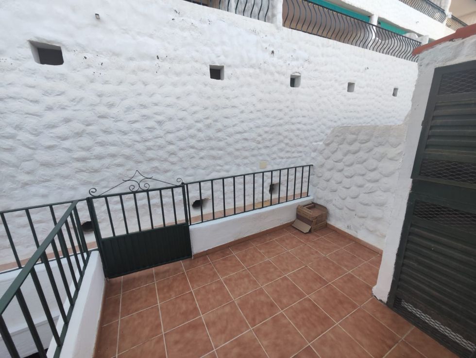 Townhouse for sale in  San Eugenio Bajo, Spain