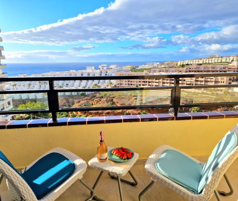 Apartment for sale in  Club Paraíso, Playa Paraiso, Spain