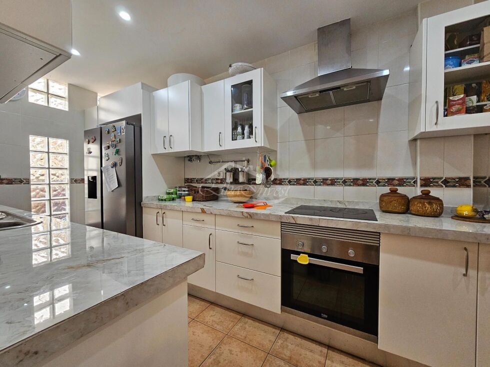 Apartment for sale in  Arenas del Mar, Spain - 5954