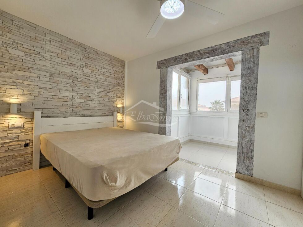 Apartment for sale in  Arenas del Mar, Spain - 5954