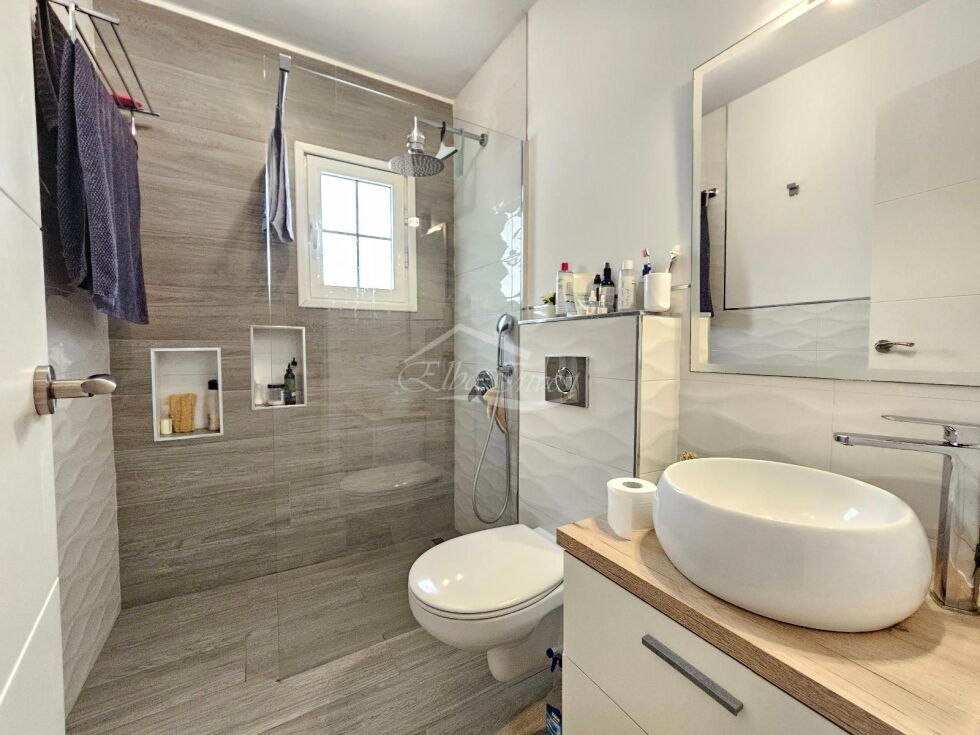 Apartment for sale in  Arenas del Mar, Spain - 5954