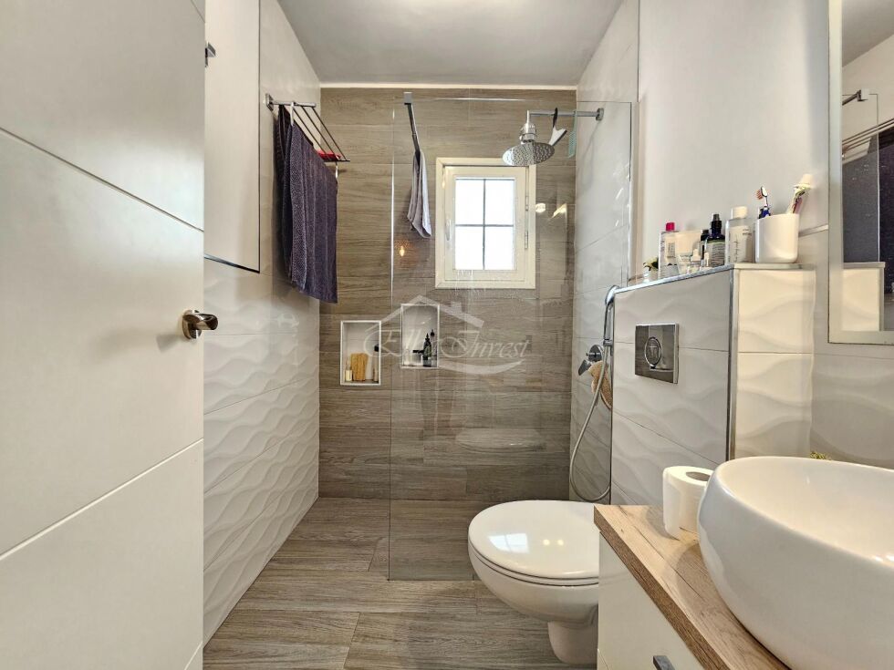 Apartment for sale in  Arenas del Mar, Spain - 5954