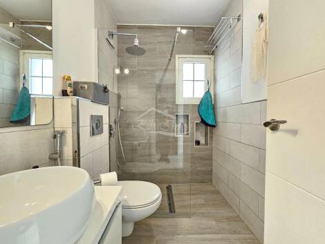 Apartment for sale in  Arenas del Mar, Spain - 5954