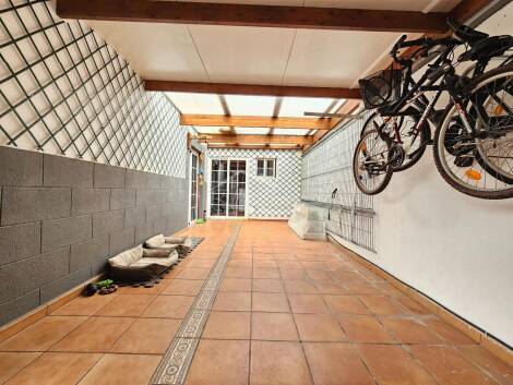 Apartment for sale in  Arenas del Mar, Spain - 5954