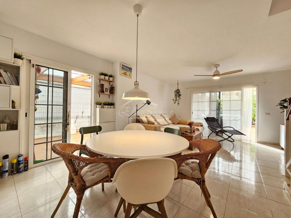 Apartment for sale in  Arenas del Mar, Spain - 5954