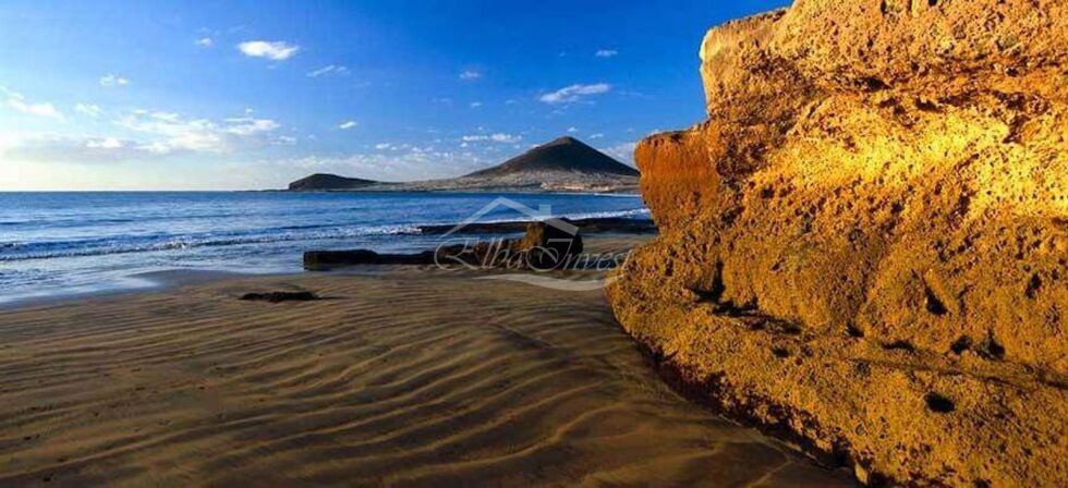 Apartment for sale in  Arenas del Mar, Spain - 5954