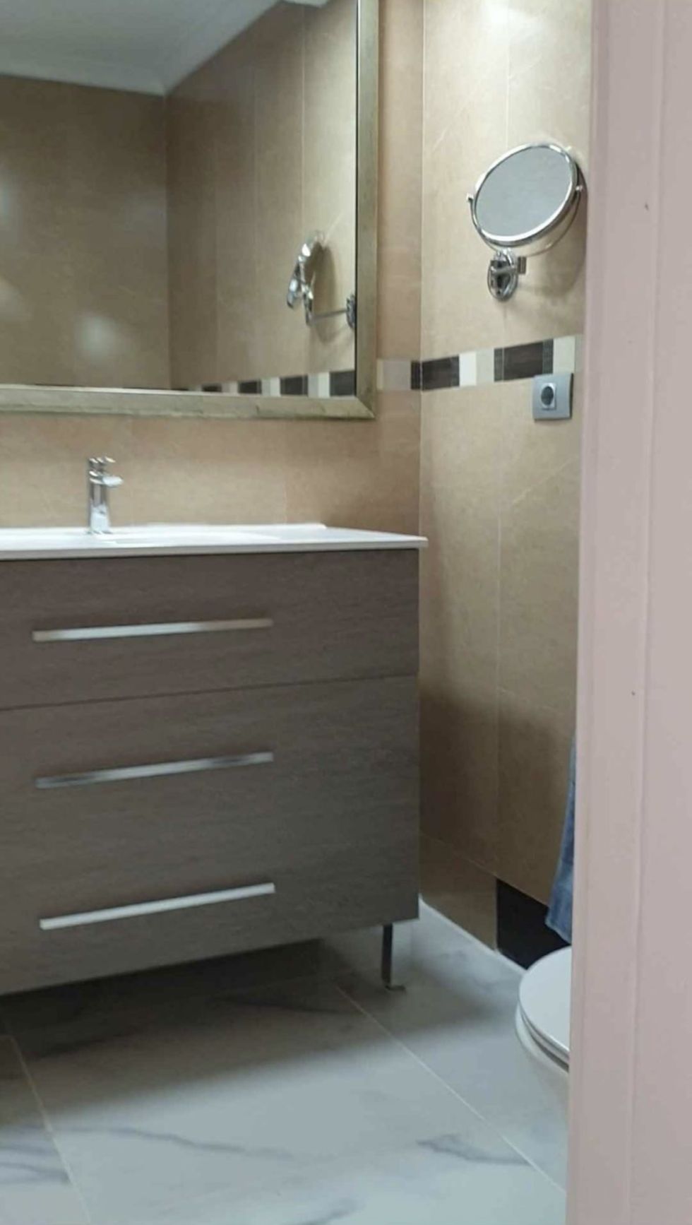 Apartment for sale in  Beverly Hills, Los Cristianos, Spain