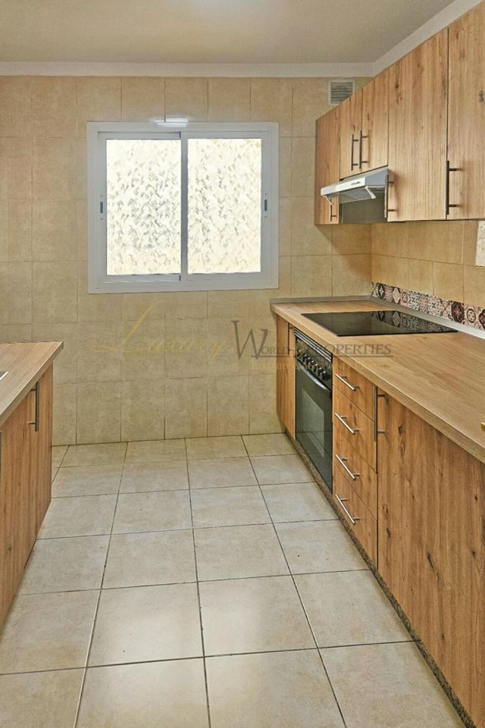 Apartment for sale in  Cabo Blanco, Spain - LWP7043 Apartamento en Cabo Blanco
