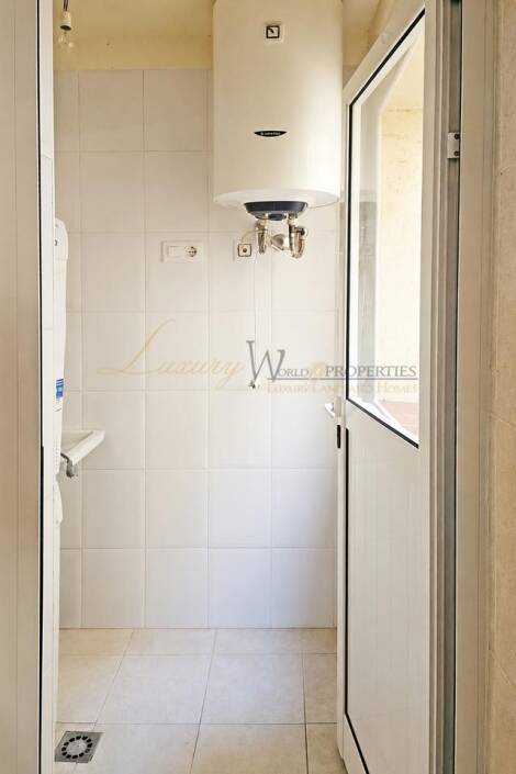 Apartment for sale in  Cabo Blanco, Spain - LWP7043 Apartamento en Cabo Blanco