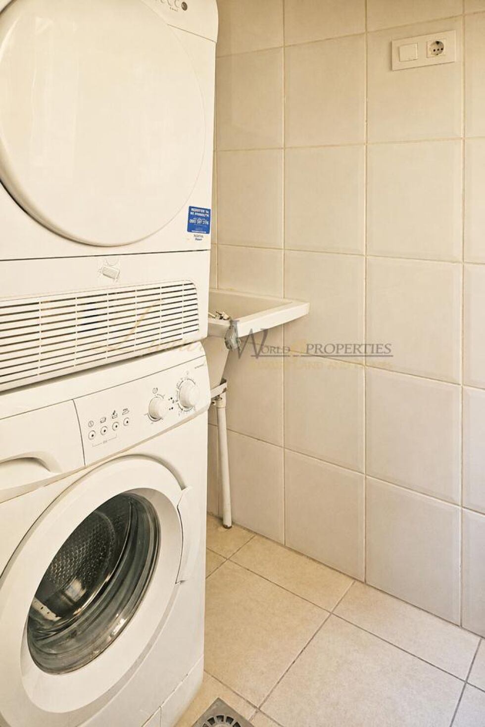 Apartment for sale in  Cabo Blanco, Spain - LWP7043 Apartamento en Cabo Blanco
