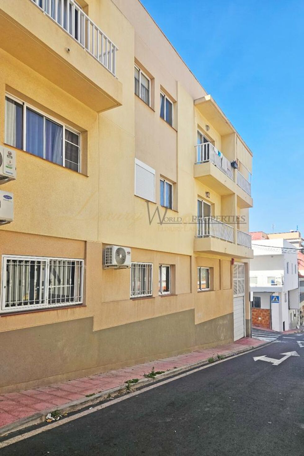 Apartment for sale in  Cabo Blanco, Spain - LWP7043 Apartamento en Cabo Blanco