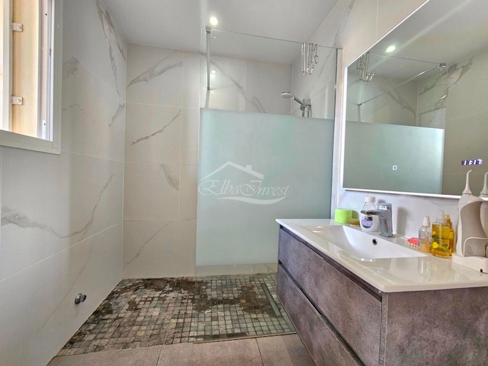 Apartment for sale in  Callao Salvaje, Spain - 5907