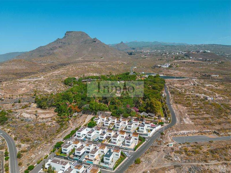 Apartment for sale in  Chayofa, Spain - 443379