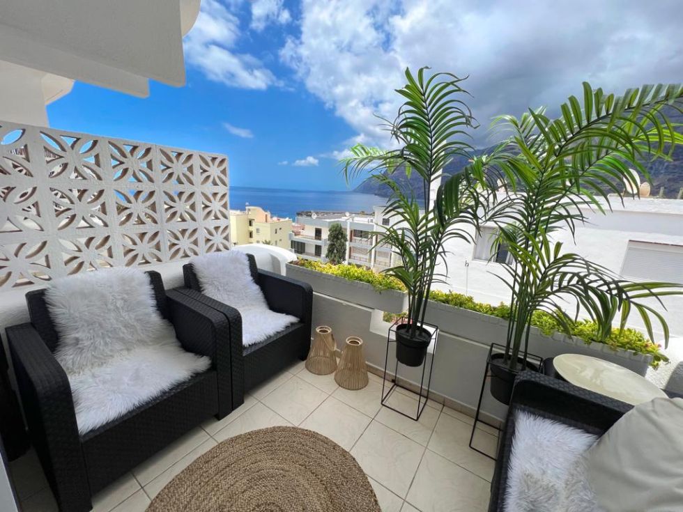 Apartment for sale in  Concanasa, Acantilados de Los Gigantes, Spain - TRC-2646