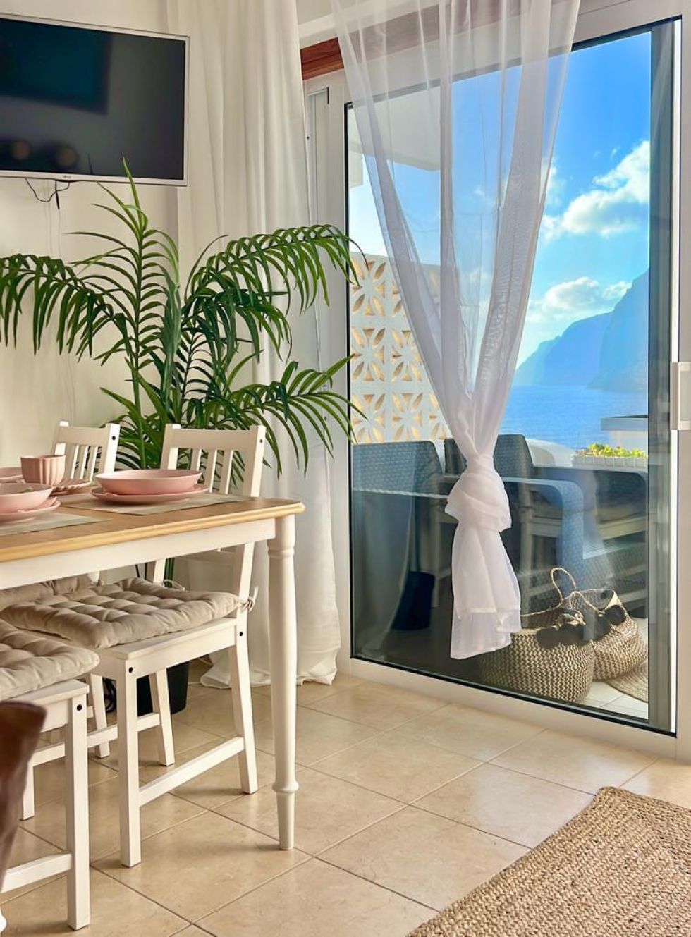 Apartment for sale in  Concanasa, Acantilados de Los Gigantes, Spain - TRC-2646