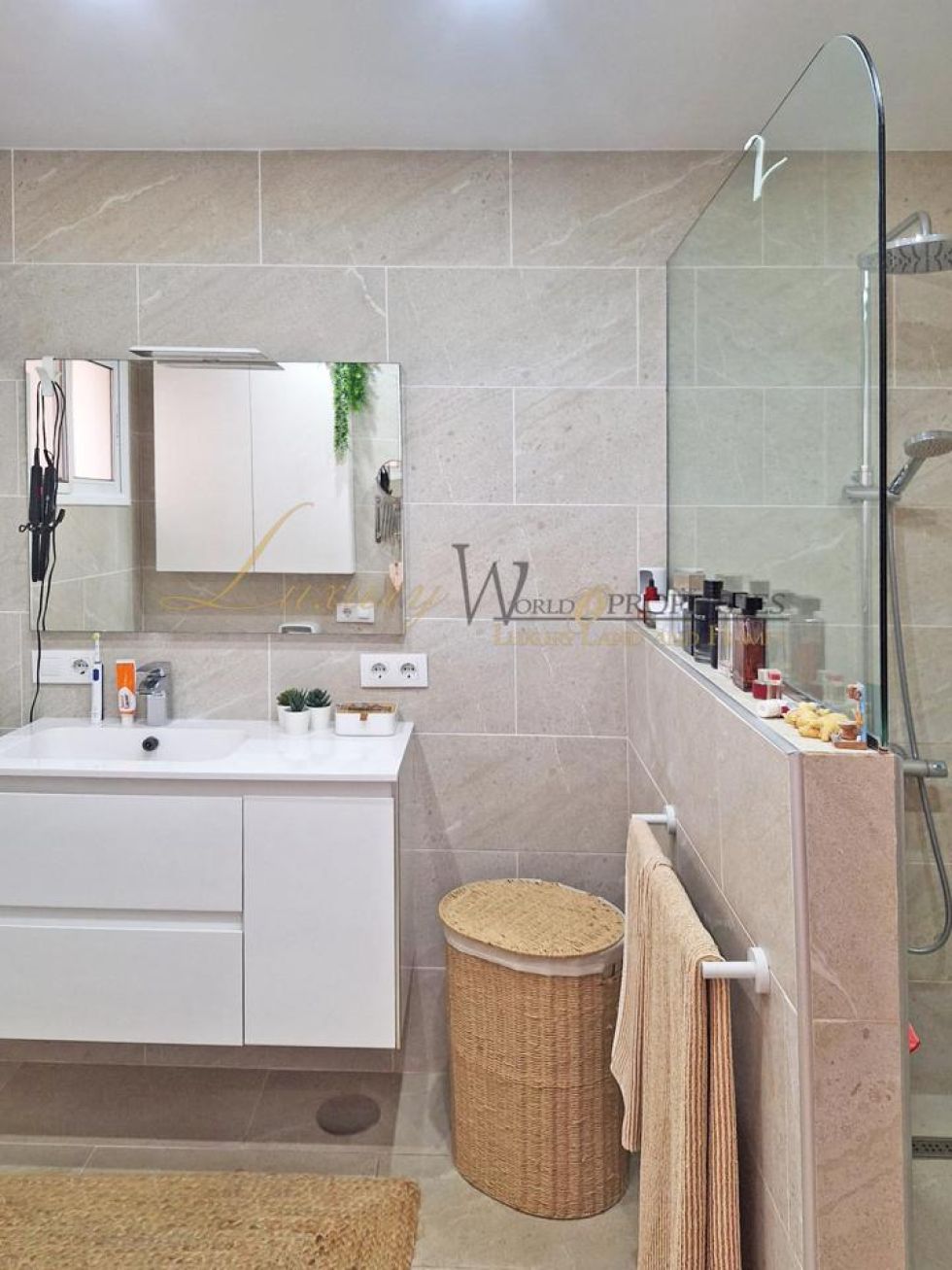Apartment for sale in  Costa Adeje, Spain - LWP5025 Parque Cristina-San Eugenio Alto