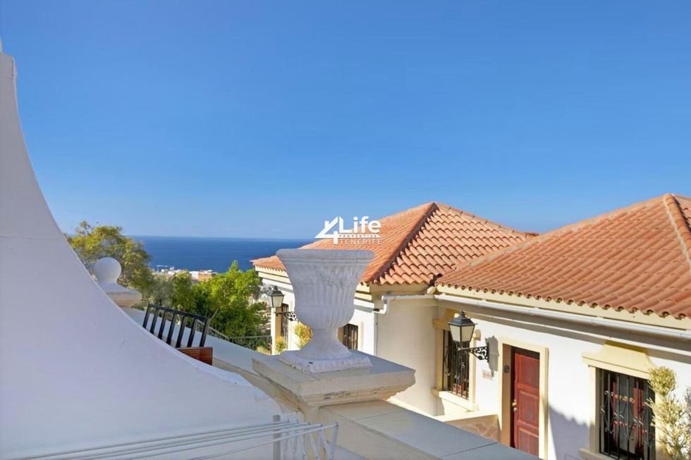 Apartment for sale in  Costa Adeje, Spain - MT-1009241