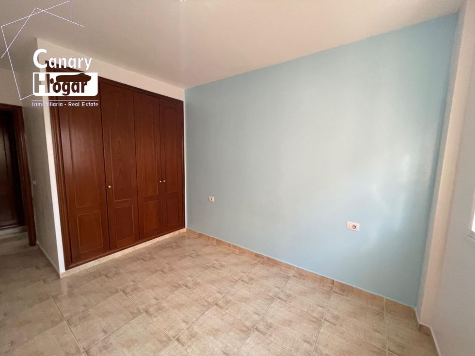 Apartment for sale in  Las Rosas, Spain - 055101