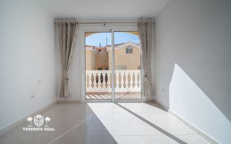 Apartment for sale in  Parque Tropical, Los Cristianos, Spain - TR-2862