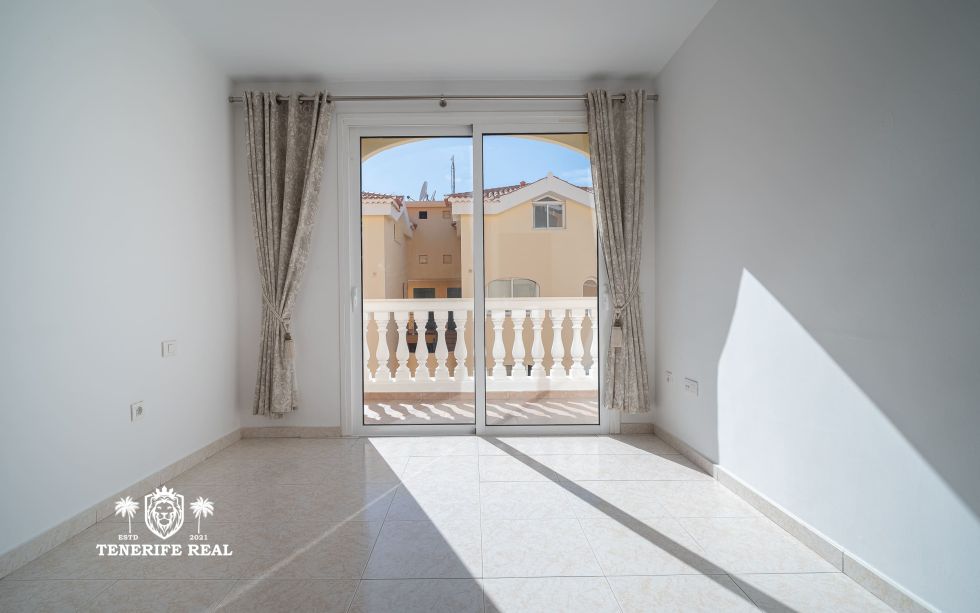 Apartment for sale in  Parque Tropical, Los Cristianos, Spain - TR-2862