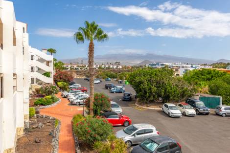 Apartment for sale in  Pinehurst, Santa Cruz de Tenerife, Spain - TR-2972