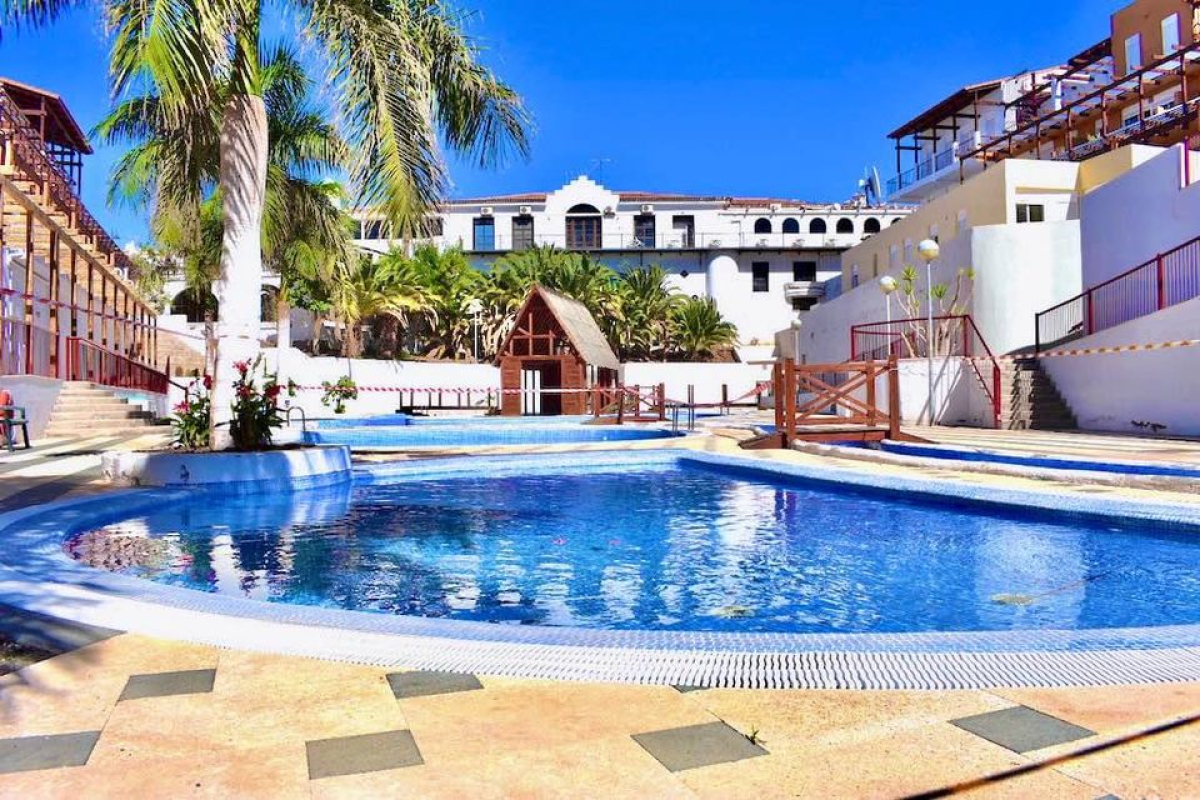 Apartment for sale in Residencial El Barranco, Amarilla Golf, Spain