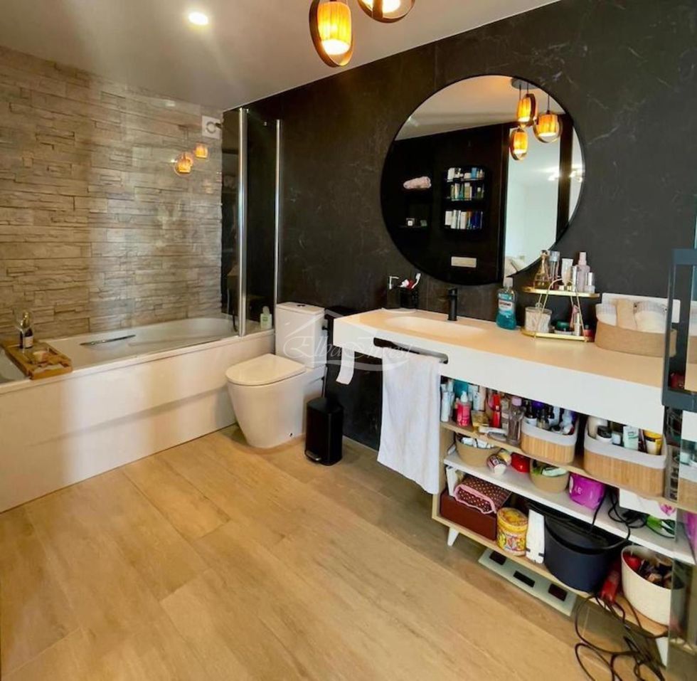 Apartment for sale in  Santa Cruz de Tenerife, Spain - 5889