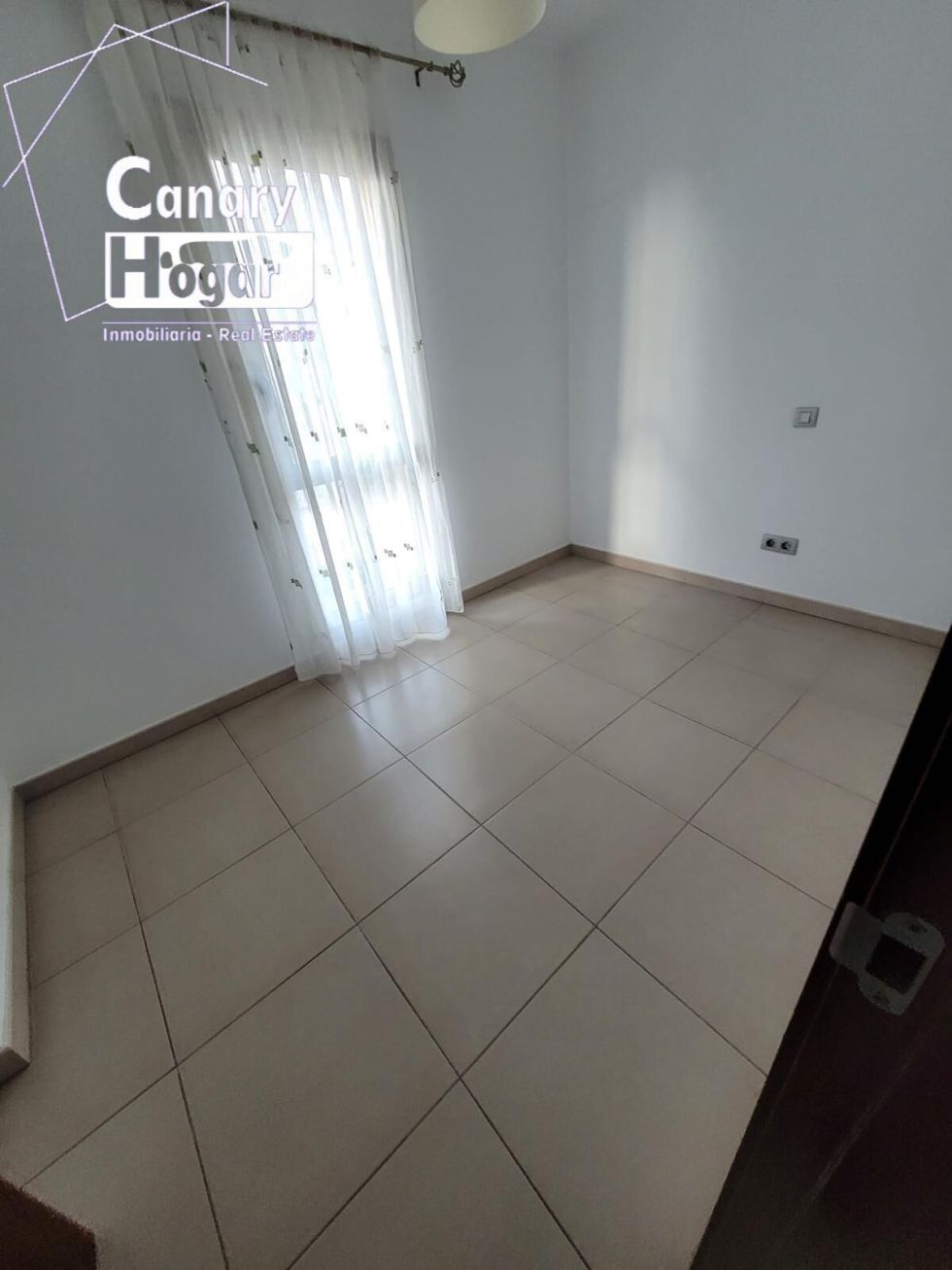 Apartment for sale in  Alcalá, Spain - 053081