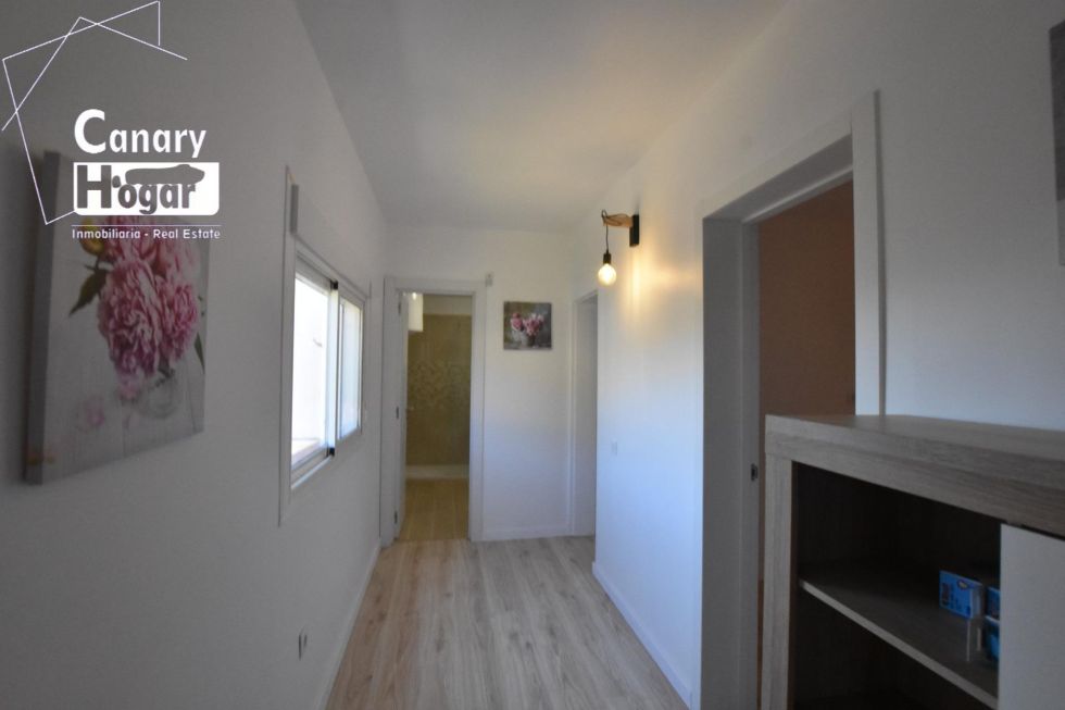 Apartment for sale in  Vega de las Mercedes, Spain - 057721