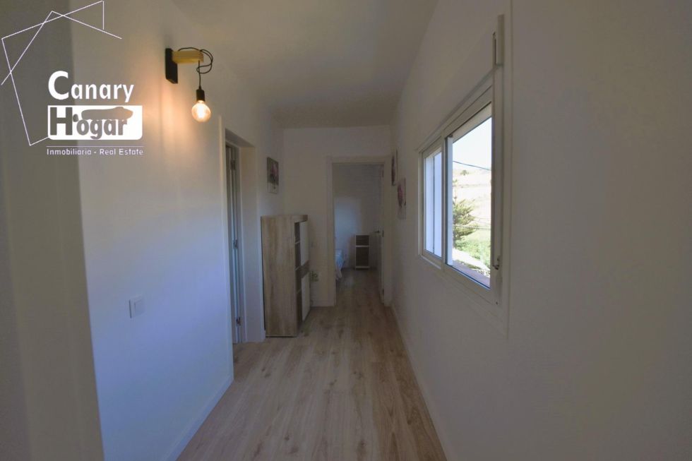 Apartment for sale in  Vega de las Mercedes, Spain - 057721