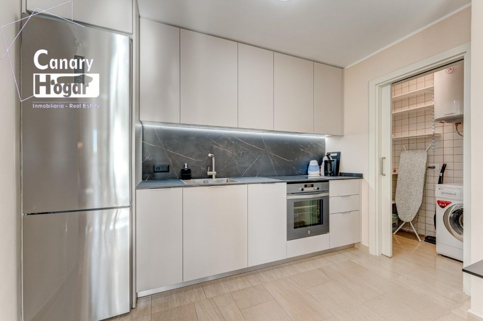 Apartment for sale in  Oasis del Sur, Spain - 057871