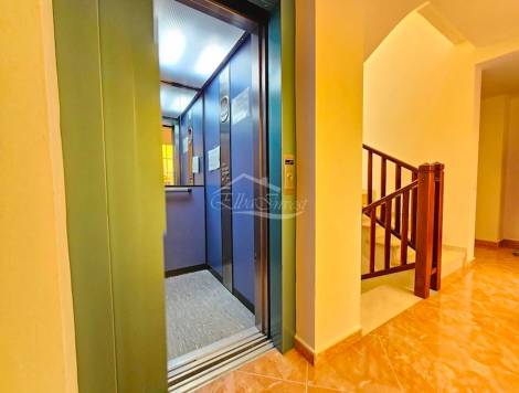 Apartment for sale in  Alcalá, Spain - 5877