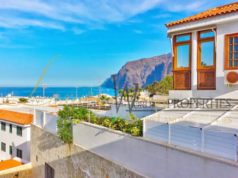 Apartment for sale in  Acantilados de Los Gigantes, Spain - LWP4180C Florida - Los Gigantes