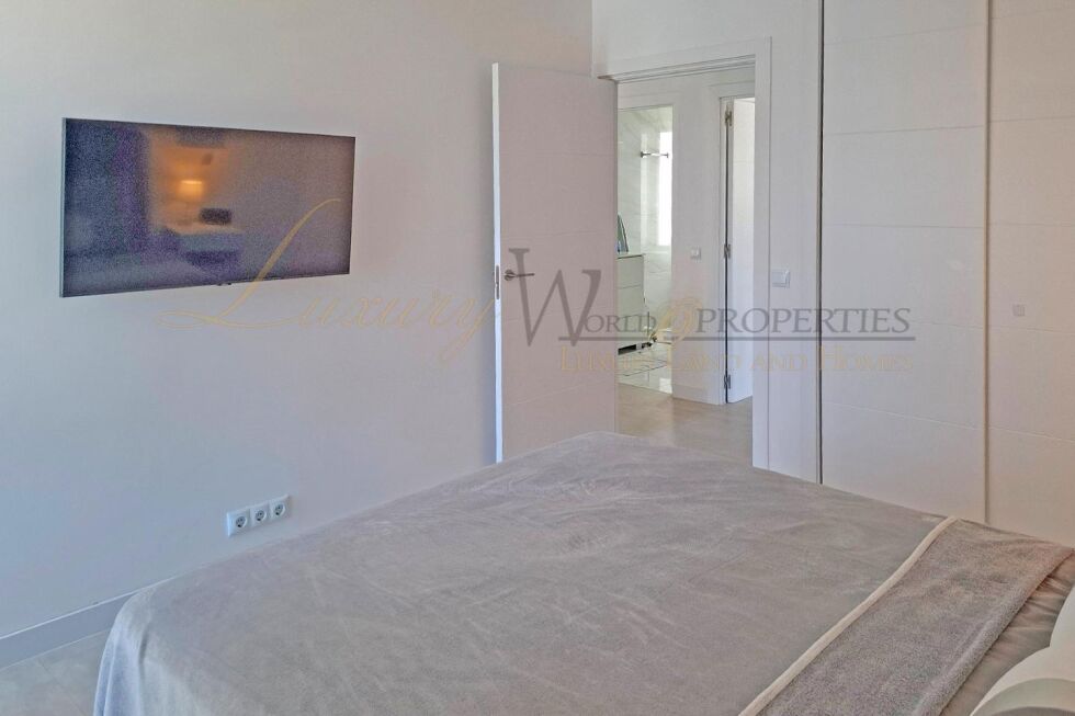 Apartment for sale in  Playa de las Américas, Spain - LWP7094 Colon 1-Playa de las Americas