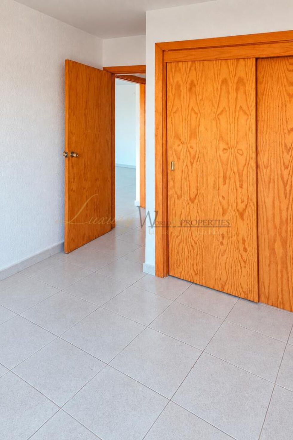 Apartment for sale in  Cho, Spain - LWP7142 Tigaiga 3 - Parque de la Reina