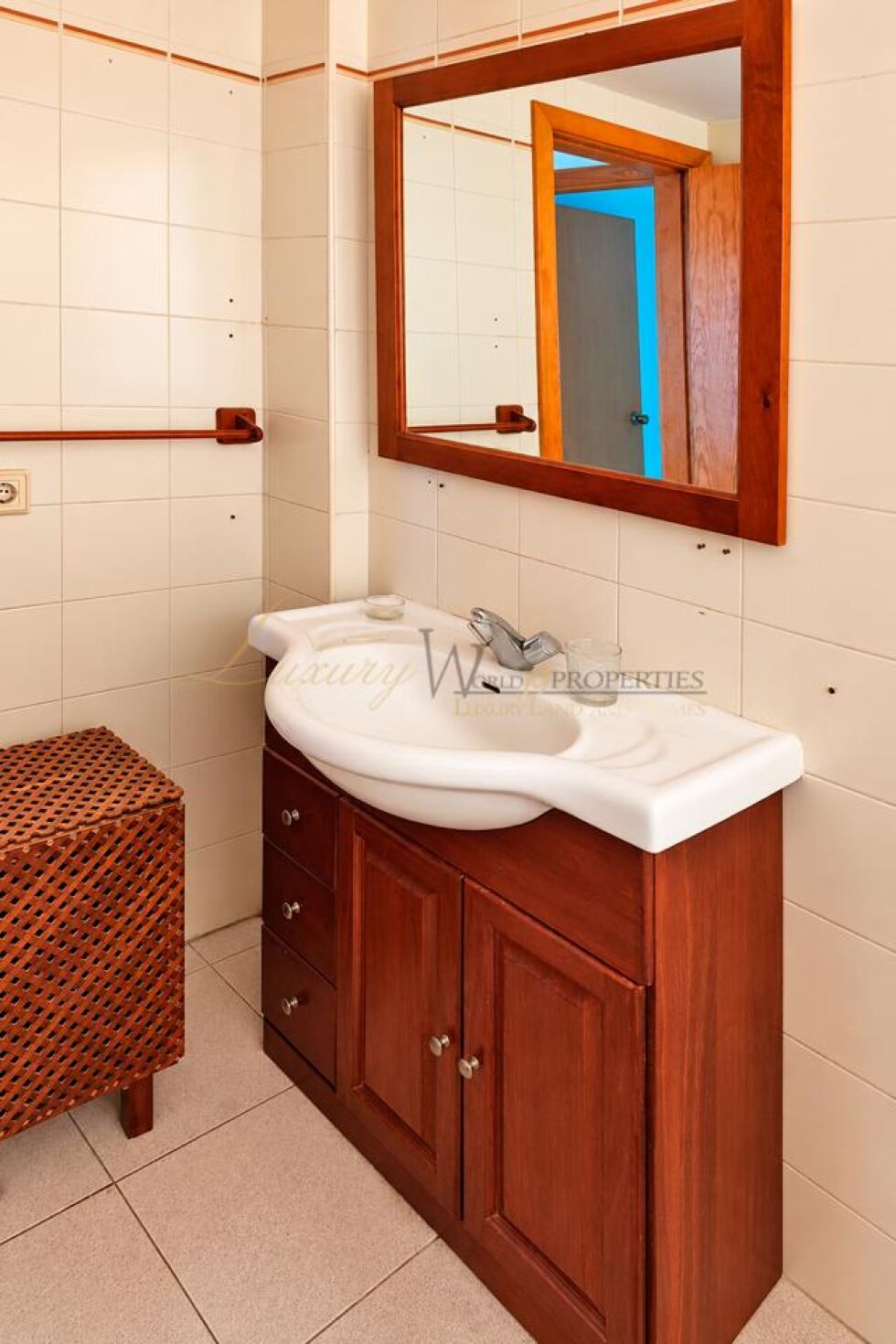 Apartment for sale in  Cho, Spain - LWP7142 Tigaiga 3 - Parque de la Reina