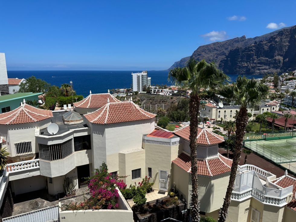 Apartment for sale in  Acantilados de Los Gigantes, Spain - P1942