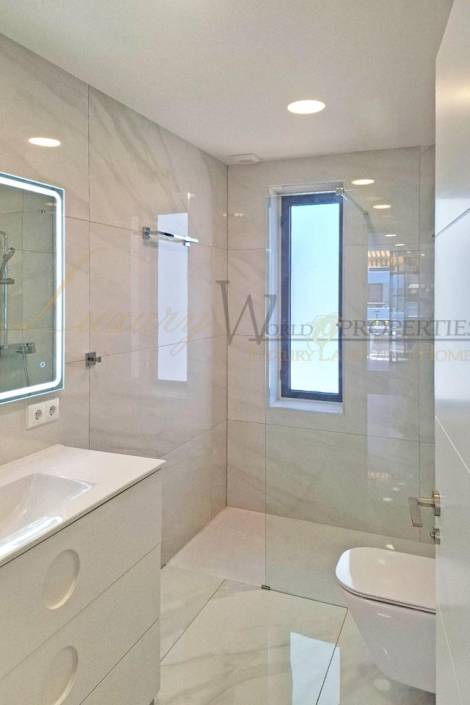 Apartment for sale in  Tenerife, Spain - LWP5015 Colon 1-Playa de las Americas